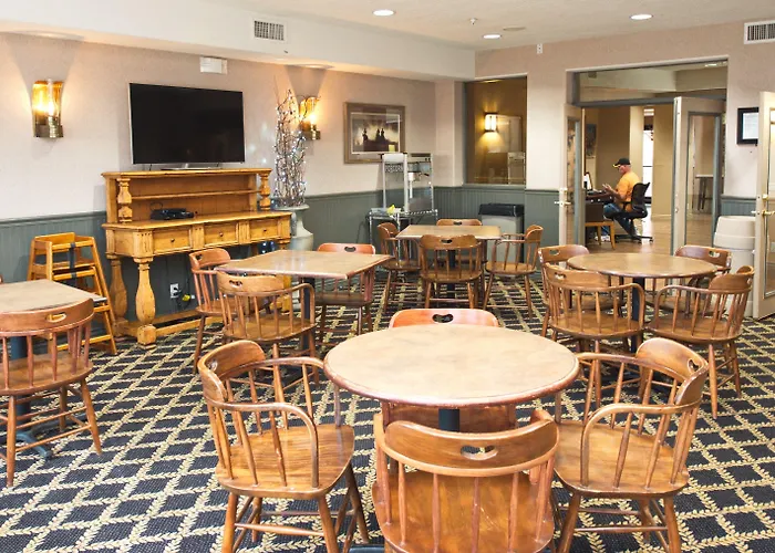 Hotel Grand Hotel, A Baymont By Wyndham