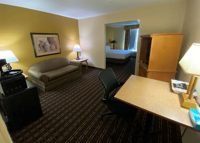 Hotel Grand Hotel, A Baymont By Wyndham