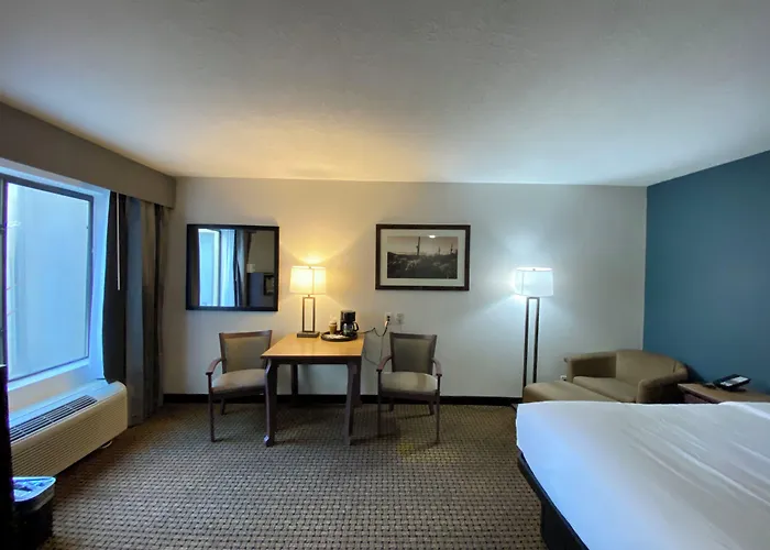 Hotel Grand Hotel, A Baymont By Wyndham